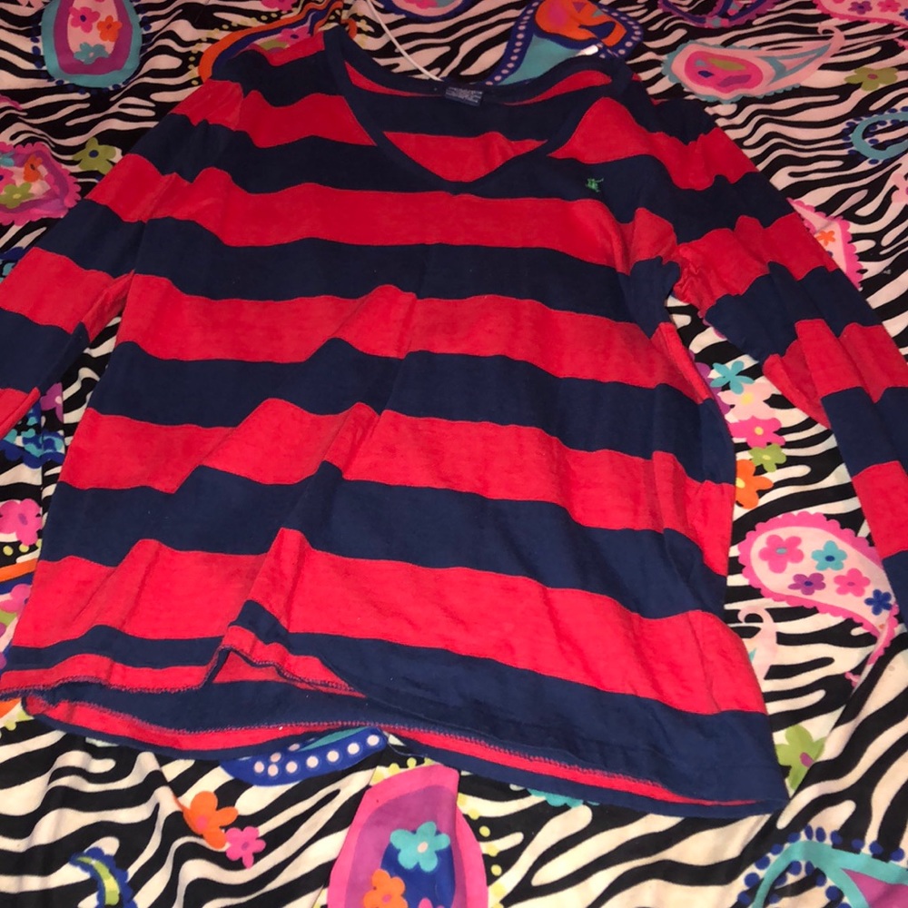 V neck shirt